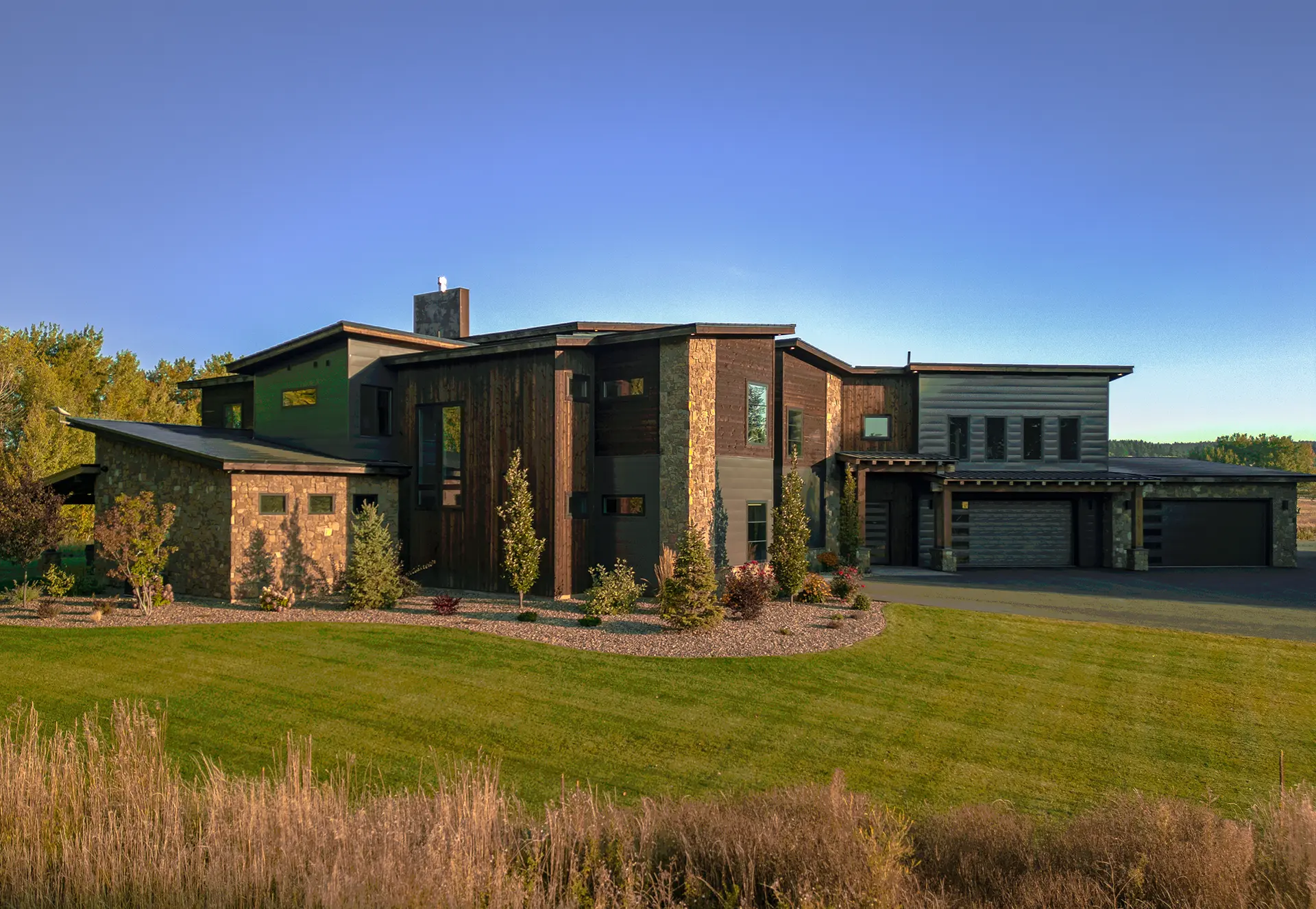 Aspen shore lodge front of building